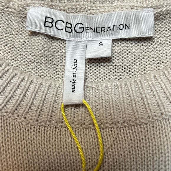 BCBGen crew top - Picture 2 of 10